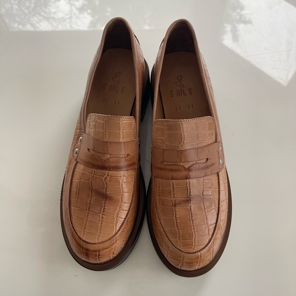 Shop Sols Maddie Chunky Platform Leather Loafer - 11 - Picture 4 of 8